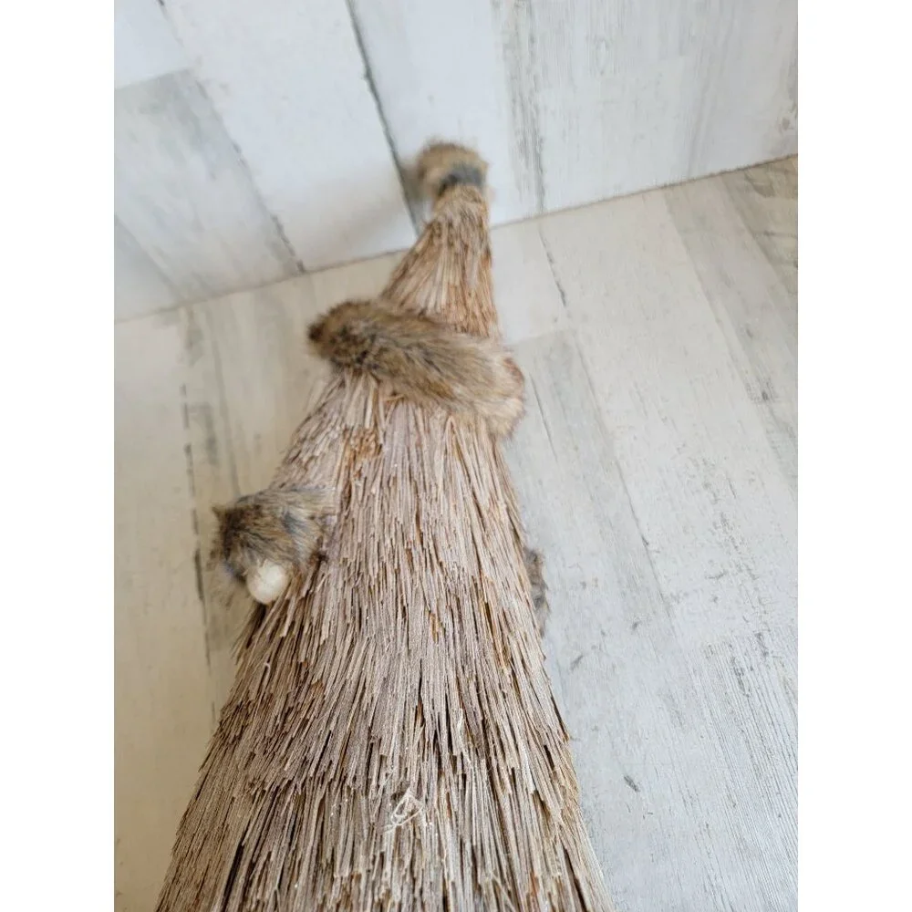 Pier‎ 1 Sisal brown Santa bottle brush wizard bristle Xmas home decor